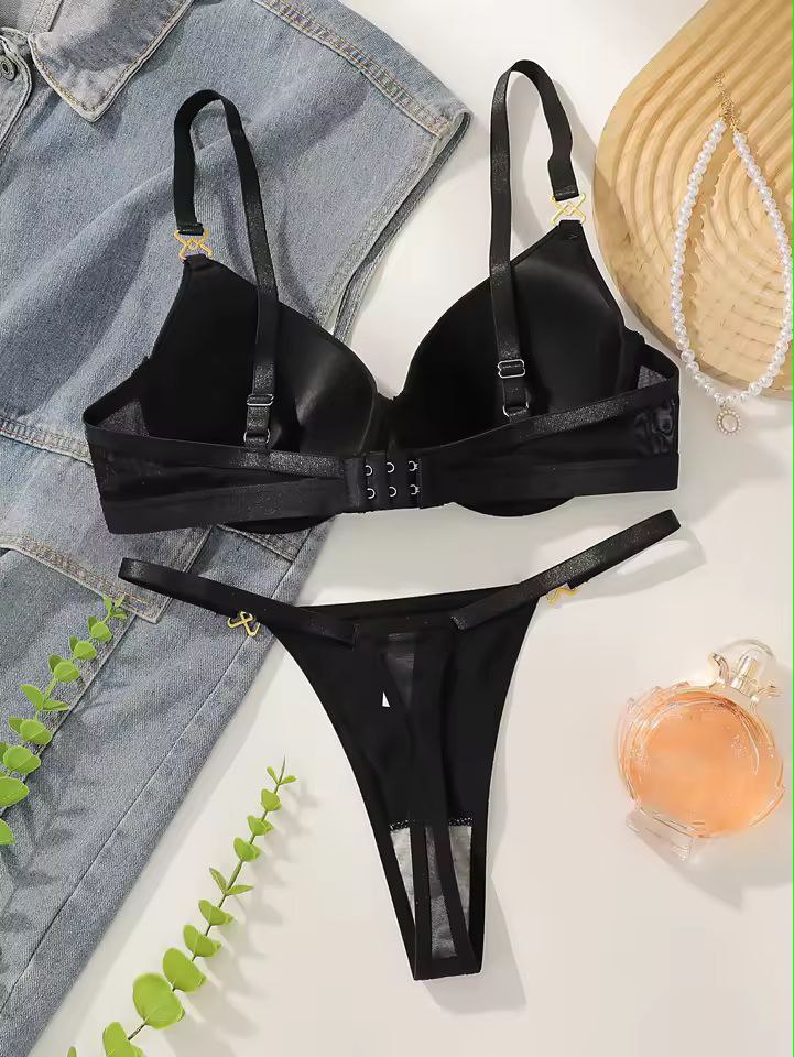 European and American women's sexy lingerie set black pull up bra thong spring and summer new products B2932